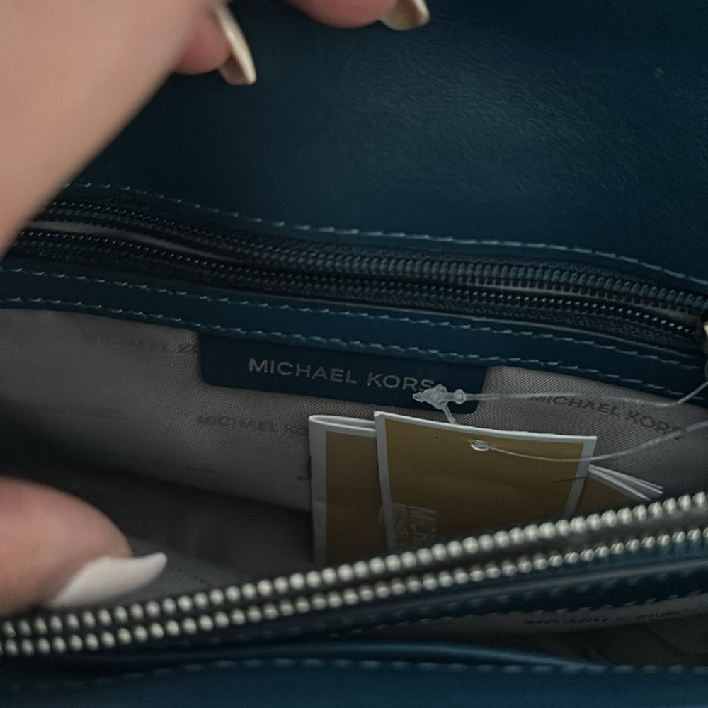 Michael Kors Purse Limited Edition - Picture 7 of 7